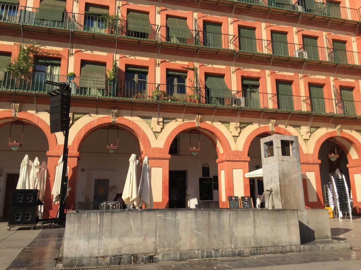Apartamento Plaza De La Corredera Kordoba Bagian luar foto