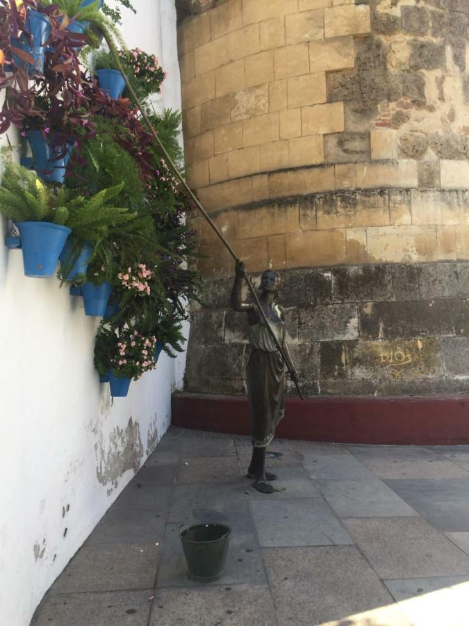 Apartamento Plaza De La Corredera Kordoba Bagian luar foto