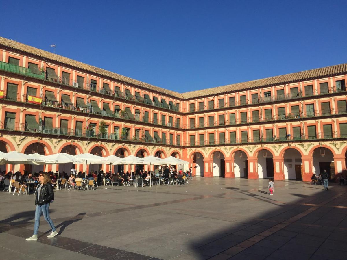 Apartamento Plaza De La Corredera Kordoba Bagian luar foto