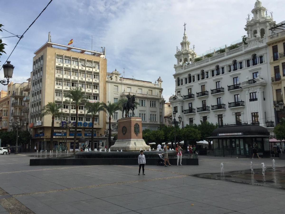 Apartamento Plaza De La Corredera Kordoba Bagian luar foto