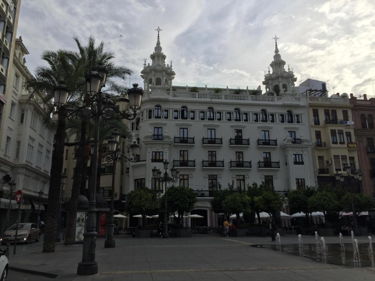 Apartamento Plaza De La Corredera Kordoba Bagian luar foto