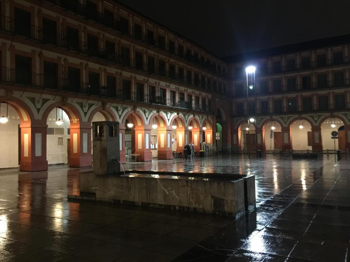 Apartamento Plaza De La Corredera Kordoba Bagian luar foto