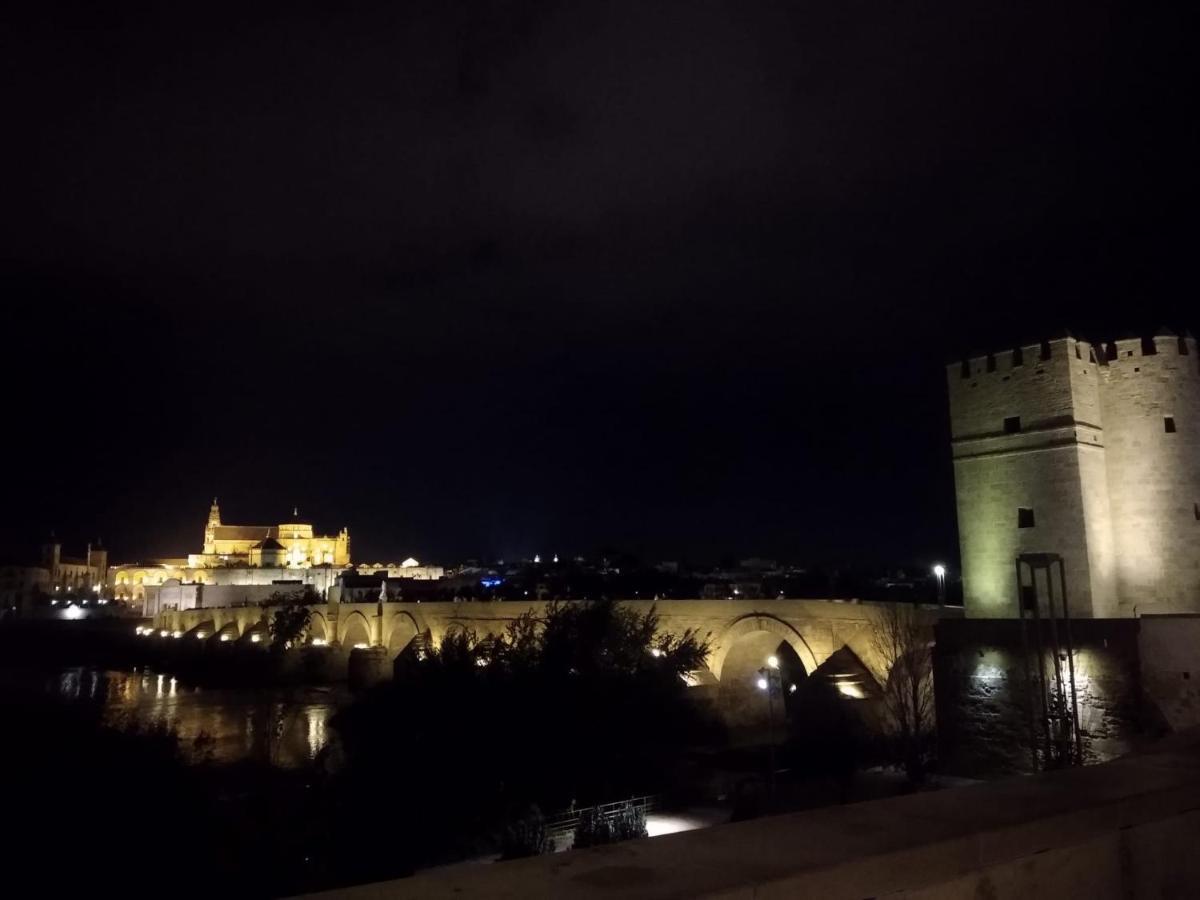 Apartamento Plaza De La Corredera Kordoba Bagian luar foto